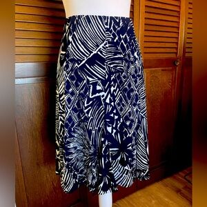 🩷3/$15 Chaps Fit and Flair Stretch Waist Skirt Navy & White size M